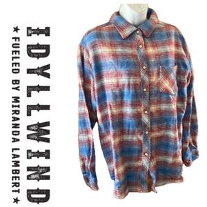 Snap up Flannel ♥️🩵🤍